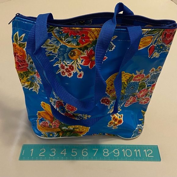 El Interior Colorful Purse from Austin,Texas. Water Resistant, Easy to Clean - Picture 3 of 7